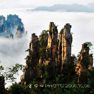 休閑自駕L線：張家界、袁家界、天子山、寶峰湖、猛洞河漂流、芙蓉鎮(zhèn)三晚四日游