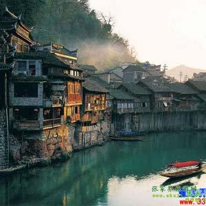 【長沙往返路線1】張家界、鳳凰古城、天子山、黃龍洞三晚四日游