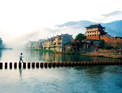 長沙往返A(chǔ)9線：鳳凰古城、德夯苗寨、矮寨吊索橋品質(zhì)純玩兩日游